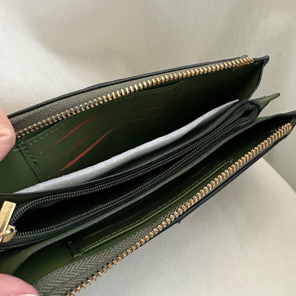 Brand New Green Leather Wristlet / Clutch/ Wallet - Picture 6 of 6
